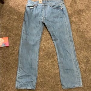 NWT light wash Levi’s